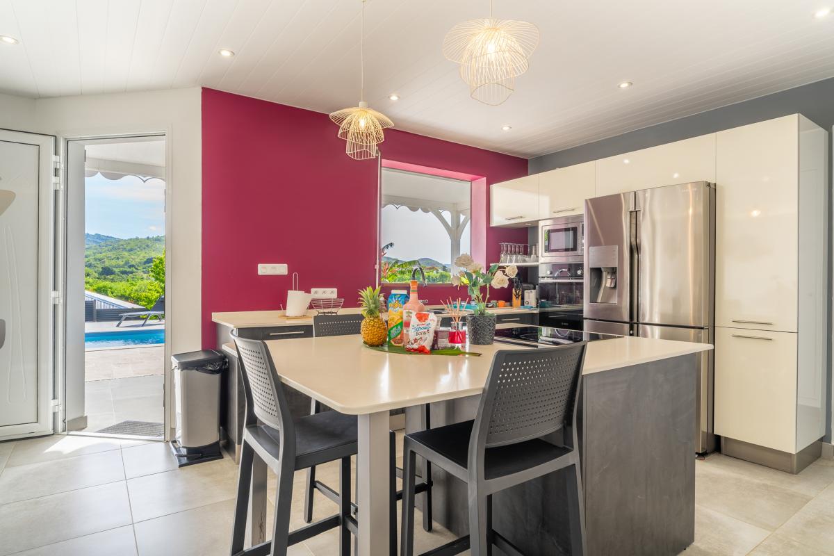 13Location villa piscine 4 chambres sainte luce_séjour